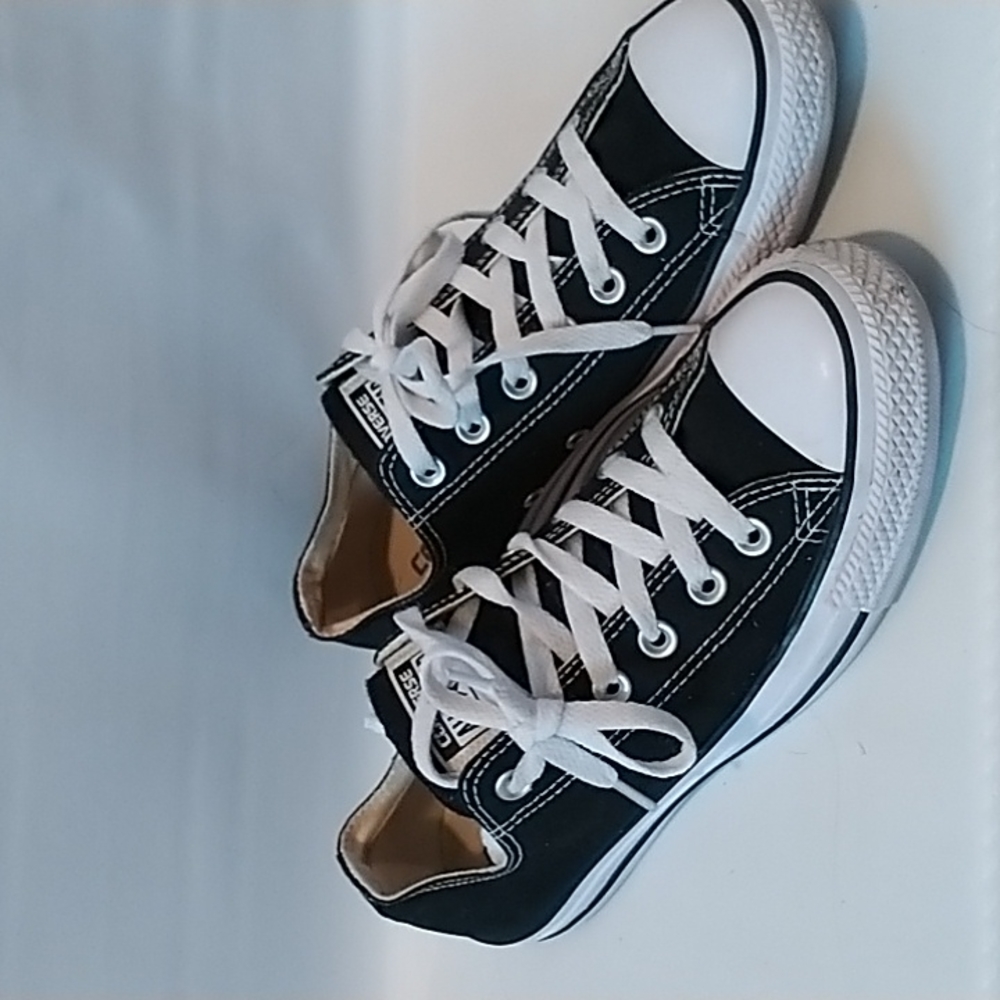 Converse Black